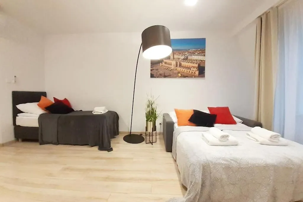 Old Town Apartments - B42-1