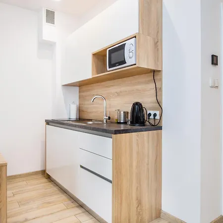 Old Town Apartments - B42-2